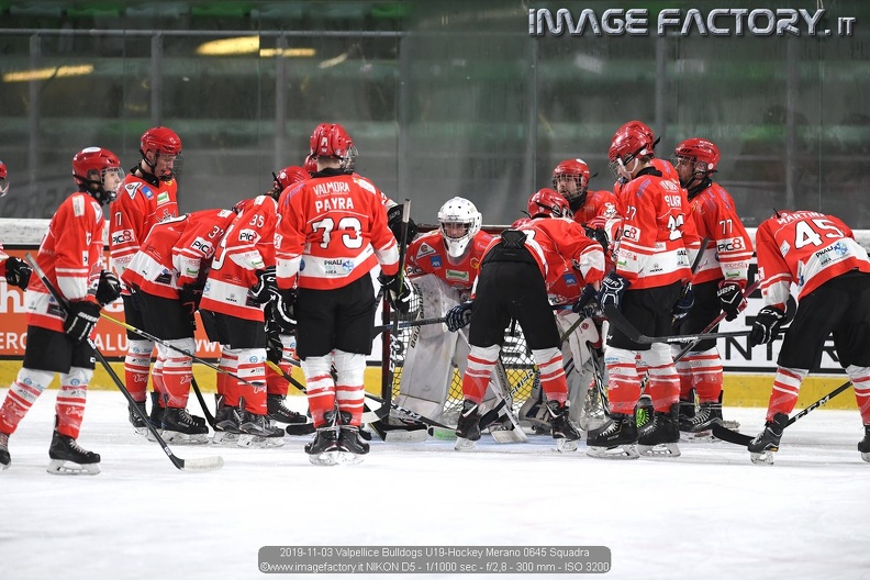2019-11-03 Valpellice Bulldogs U19-Hockey Merano 0645 Squadra.jpg